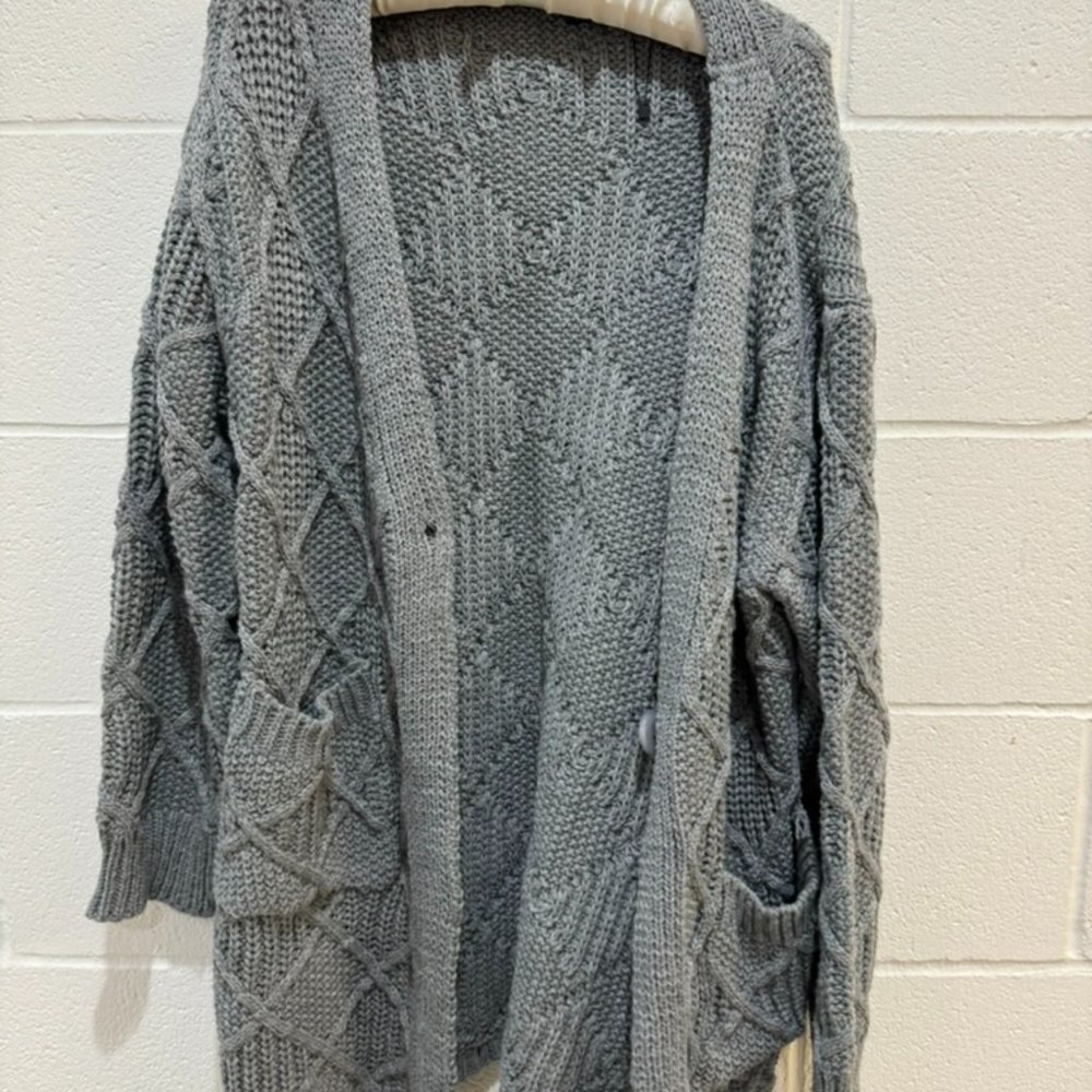 DARK GREY KNIT SWEATER